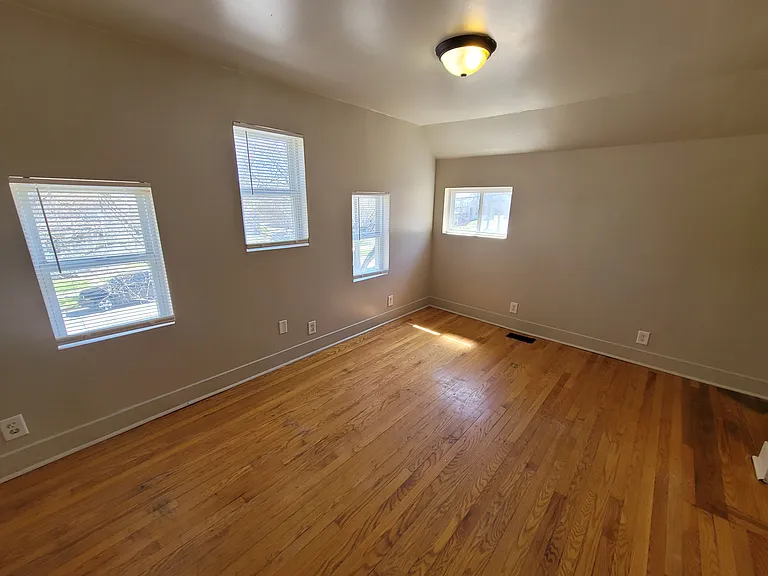 824 Lyon St NE — Photo 12