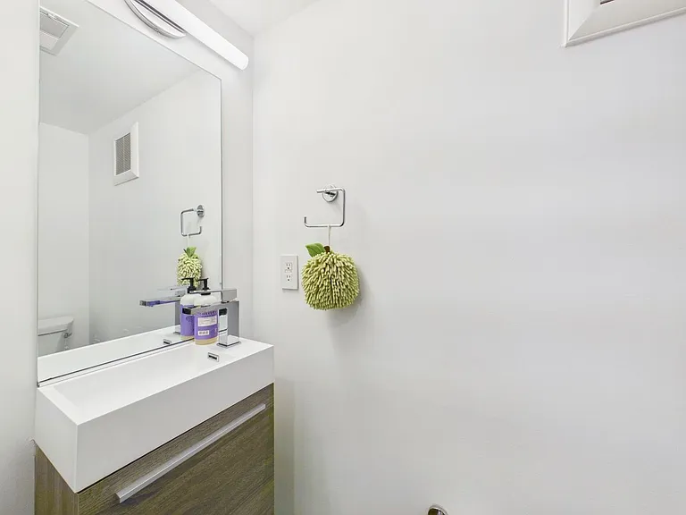 1335 S Garnet St — Photo 4