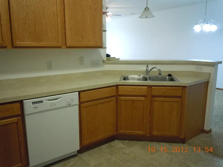 2727 North Broadway — Photo 6