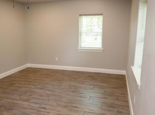 240 Mill St #B-1, Vidor, TX 77662