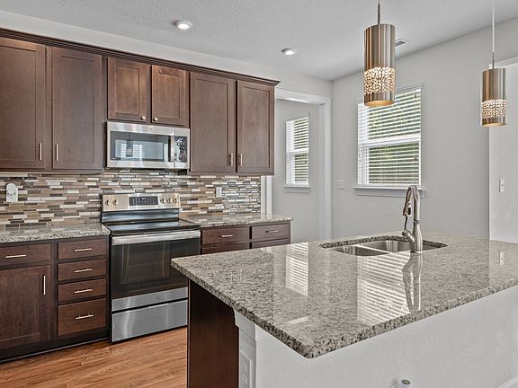 4th image of 56 Mill Creek Ct