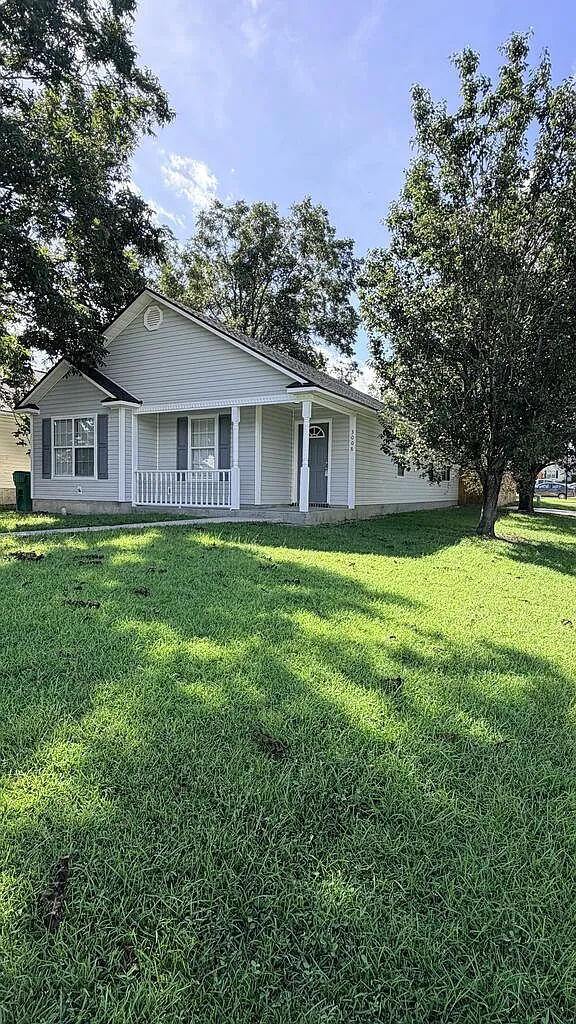 3 bed, 3.0 bath, 1229 sqft, $1,425 — Photo 2