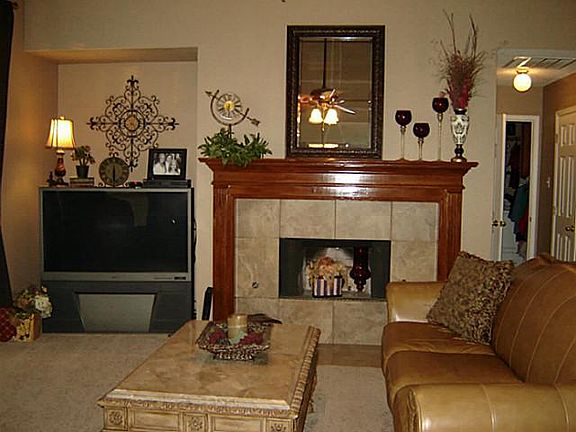 2nd image of 3205 Lochwood Dr