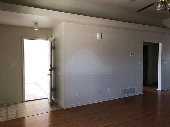 3rd image of 3807 Uvalde Dr Unit B