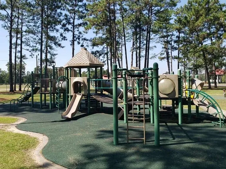 1708 Sawgrass Dr — Photo 28