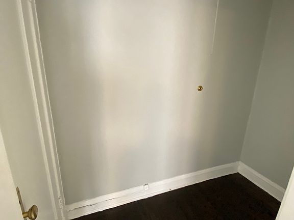 2nd image of 6522 N Glenwood Ave APT 1W