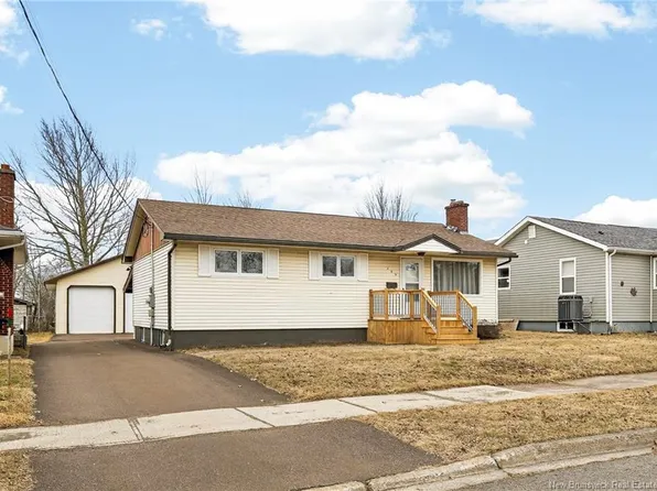 175 2nd Ave, Moncton, NB E1C 7Y5