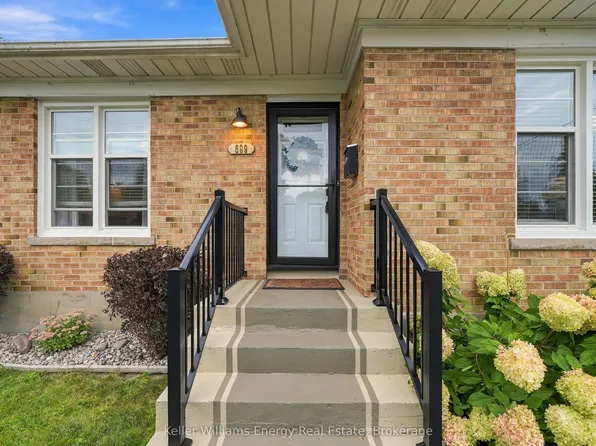 699 Grierson St, Oshawa, ON L1G 5J6