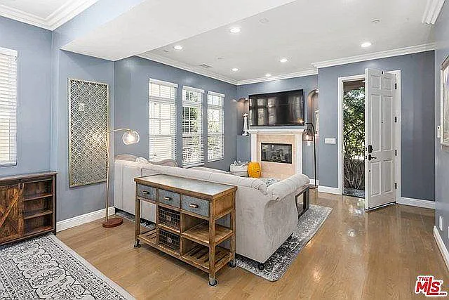 3976 Tilden Ave — Photo 2