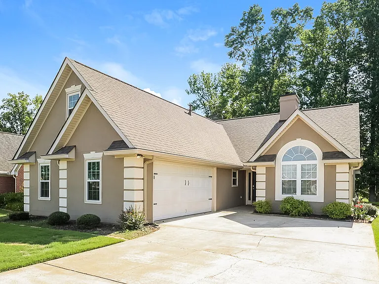 385 Fairway Ct — Photo 4
