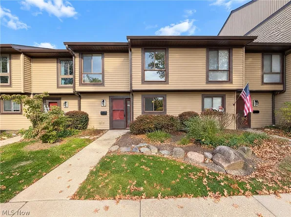 1135 Canyon View Rd, Northfield, OH 44067