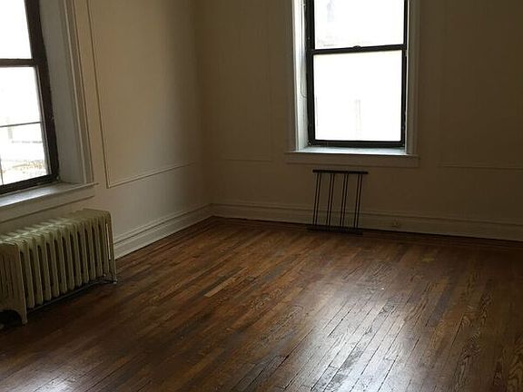 2nd image of 712 E 27th St APT 4J