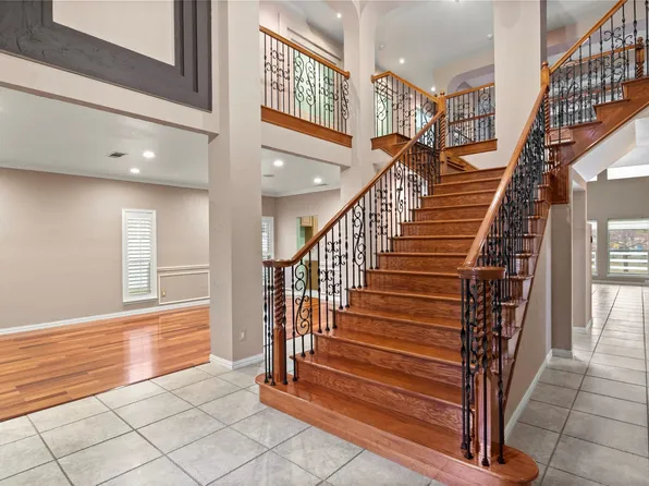 808 Sabona Dr, Desoto, TX 75115