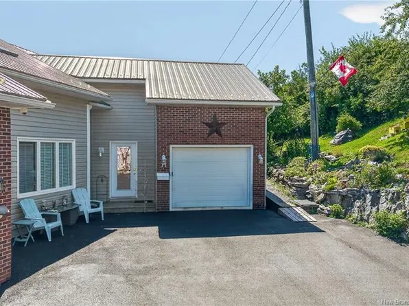 11 Harbour Ter, Saint John, NB E2K 5S8
