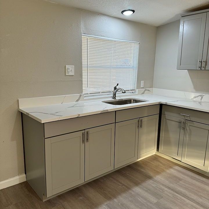 1st image of 4393 Manor Dr #35