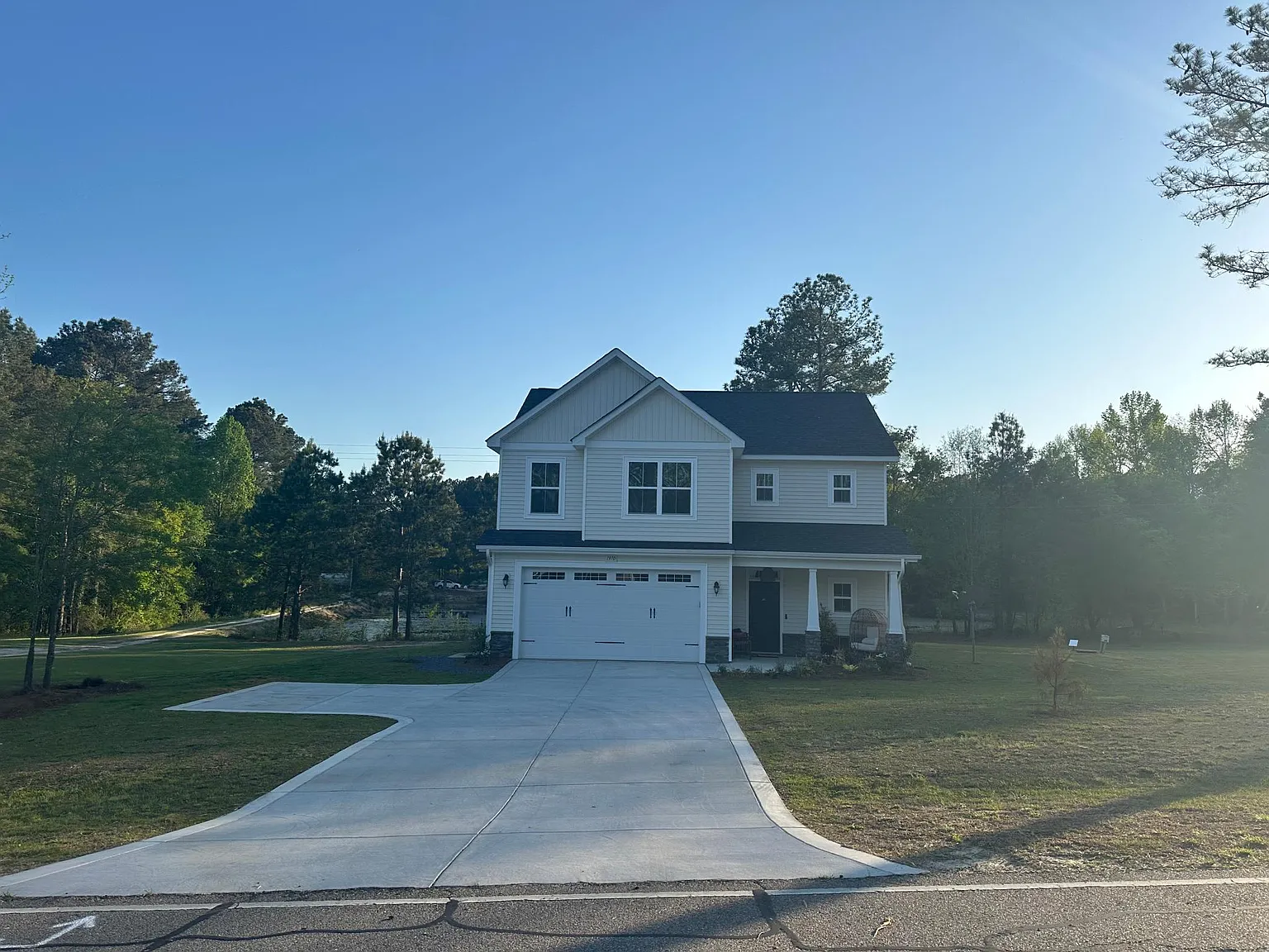 3 bed, 2060 sqft, $2,400 — Photo 2