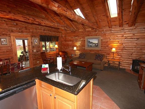 4th image of 3210 Lake Shore Dr #15