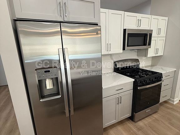 4th image of 5071 N Northwest Hwy #102