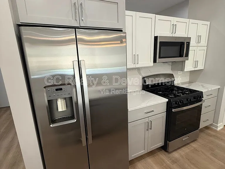 5071 N Northwest Hwy #102 — Photo 4