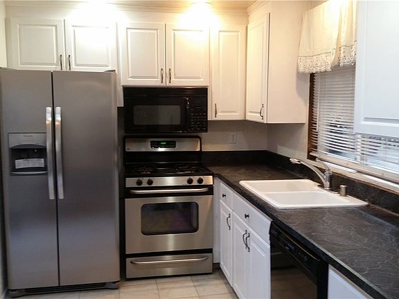 2nd image of 17407 NE 156th St