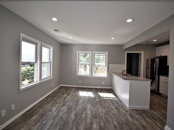 5th image of 4312 Holly St APT 2