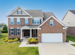 51214 Scarborough Rd, Canton, MI 48188