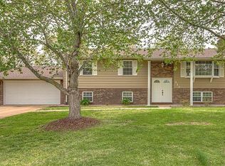 512 N Lincoln St, Smithton, IL 62285
