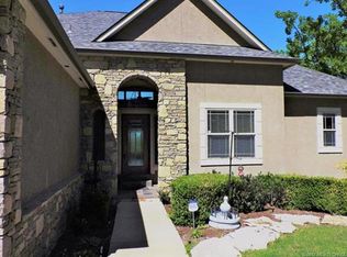 19402 Redbud Dr, Catoosa, OK 74015