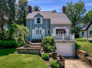 20650 Almar Dr, Shaker Heights, OH 44122