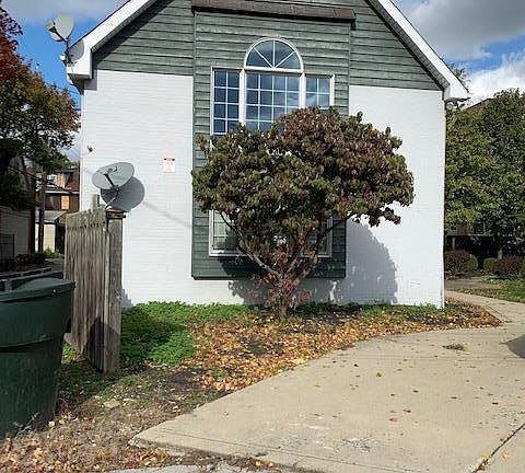 3rd image of 193 Woodland Ave