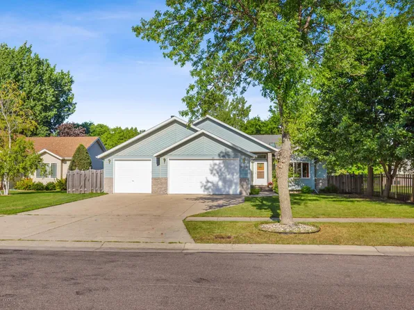 3626 20th St S, Fargo, ND 58104