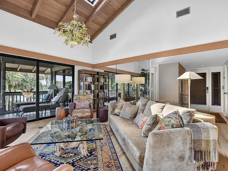 7067 Rain Forest Dr — Photo 9