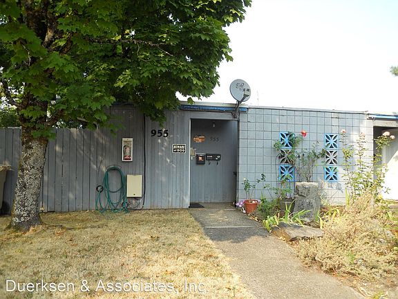 3rd image of 955 NW Grant Ave