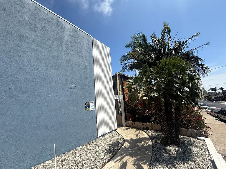82 N Laurel St #82 — Photo 10