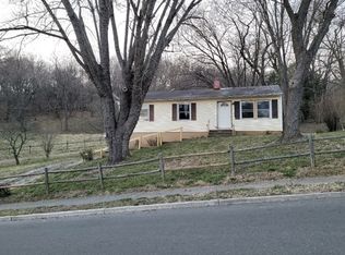 2102 Riverdale Rd SE, Roanoke, VA 24014