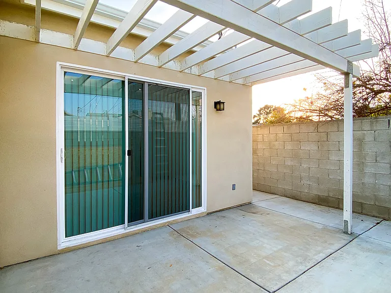 11933 Stagg St #B — Photo 23