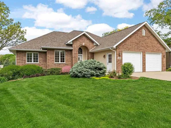 1205 12th Pl, Kalona, IA 52247