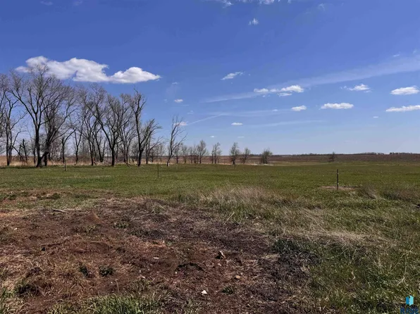 22762 449th Ave, Madison, SD 57042