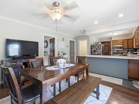 2nd image of 4009 Brentwood Dr