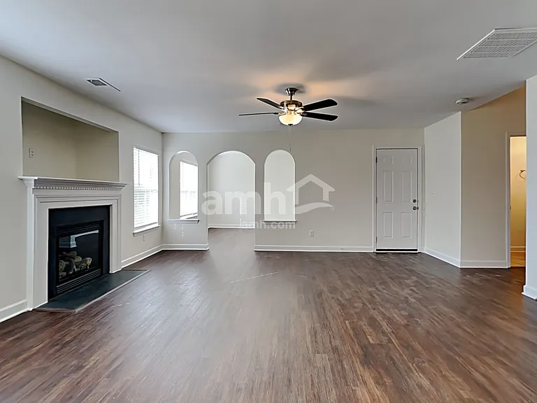 921 Sundance Dr — Photo 6