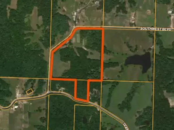 27836 Southwest Blvd, Macon, MO 63552