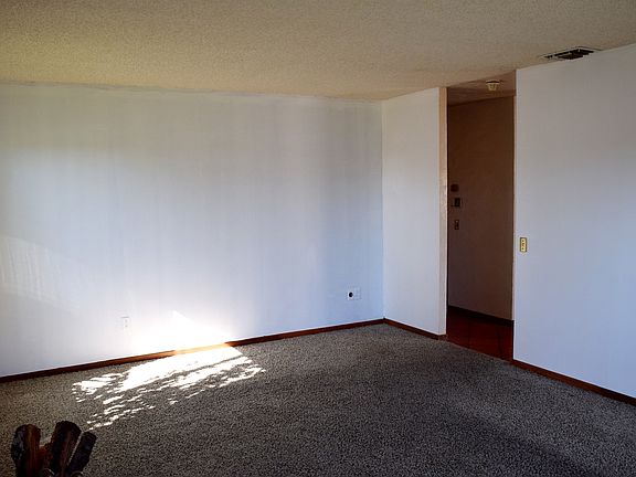 4th image of 2202 Montemar Ave
