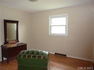 4th image of 2503 Lynn Dr