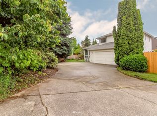 2433 S 220th St, Des Moines, WA 98198