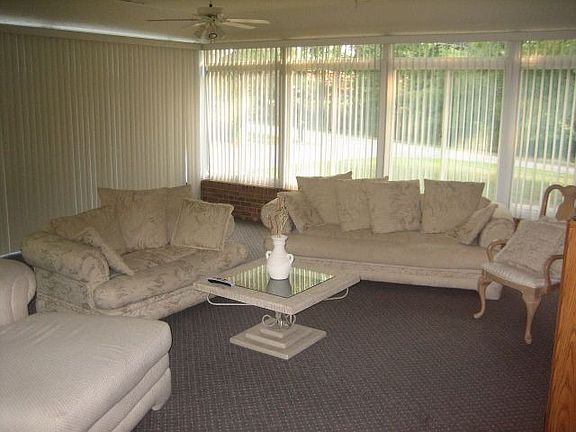 3rd image of 1200 Redwine Dr
