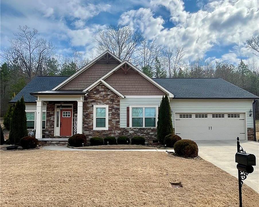 1st image of 8 Tahlequah St NE