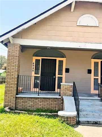 2 bed, 2.0 bath, 910 sqft, $1,600 — Photo 2