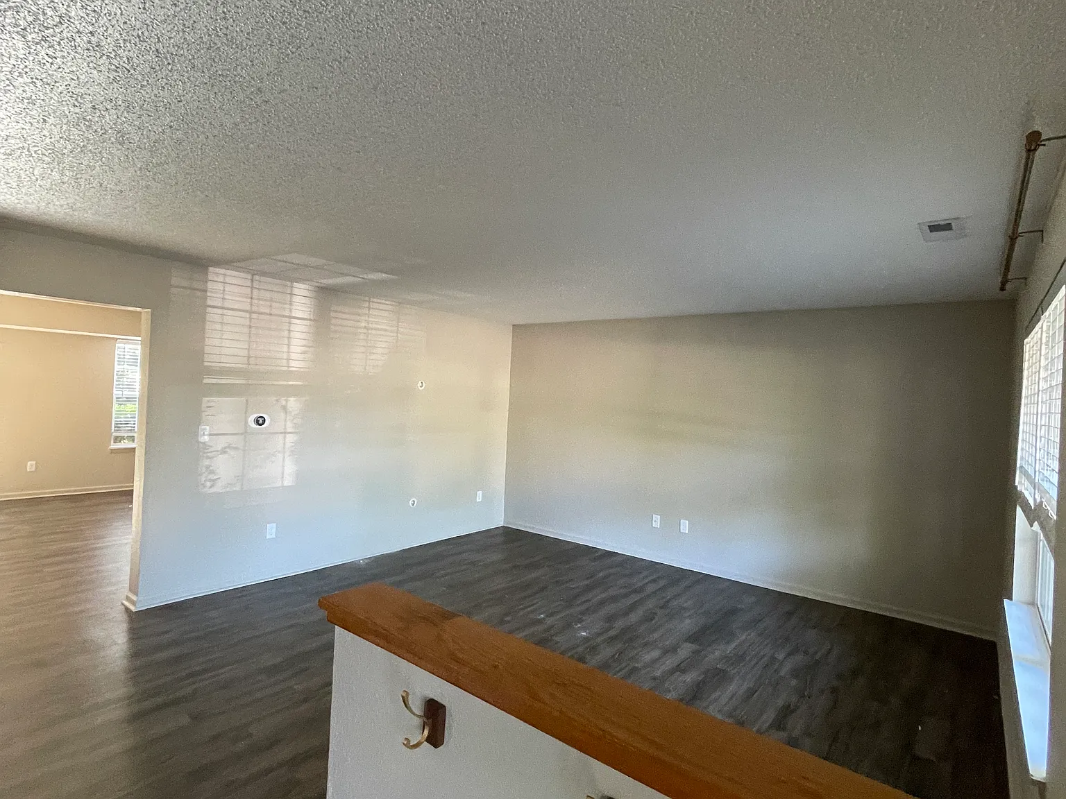 4 bed, 2.5 bath, 2260 sqft, $2,250 — Photo 2