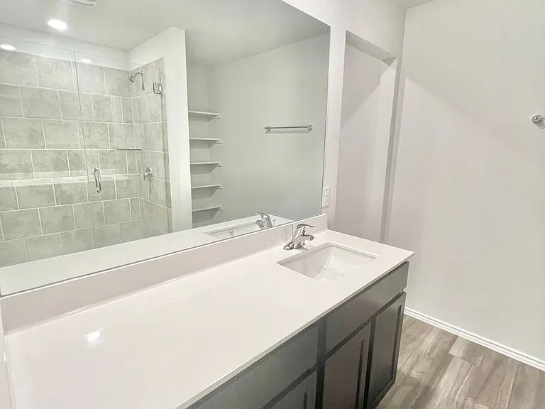 7303 Gilbert Dr — Photo 11