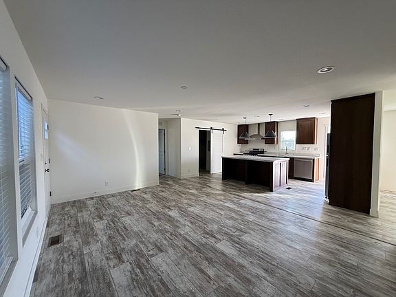 5th image of 2 McDonald Rd